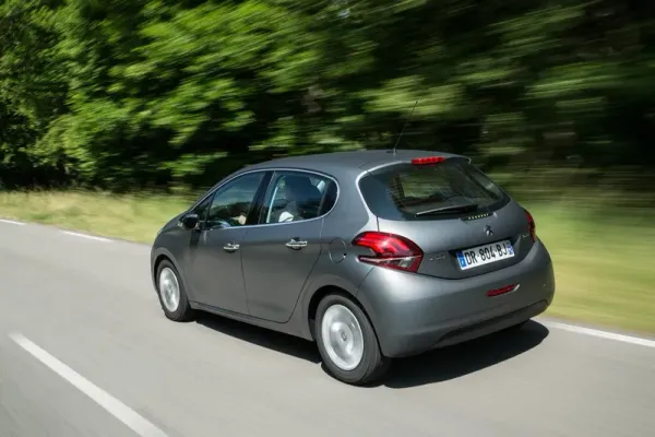 Quelle huile moteur pour Peugeot 208 I 1.6 BlueHDi 75-100-120