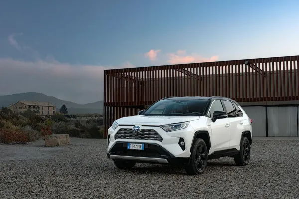 Quelle huile moteur pour Toyota RAV4 5 (XA50)